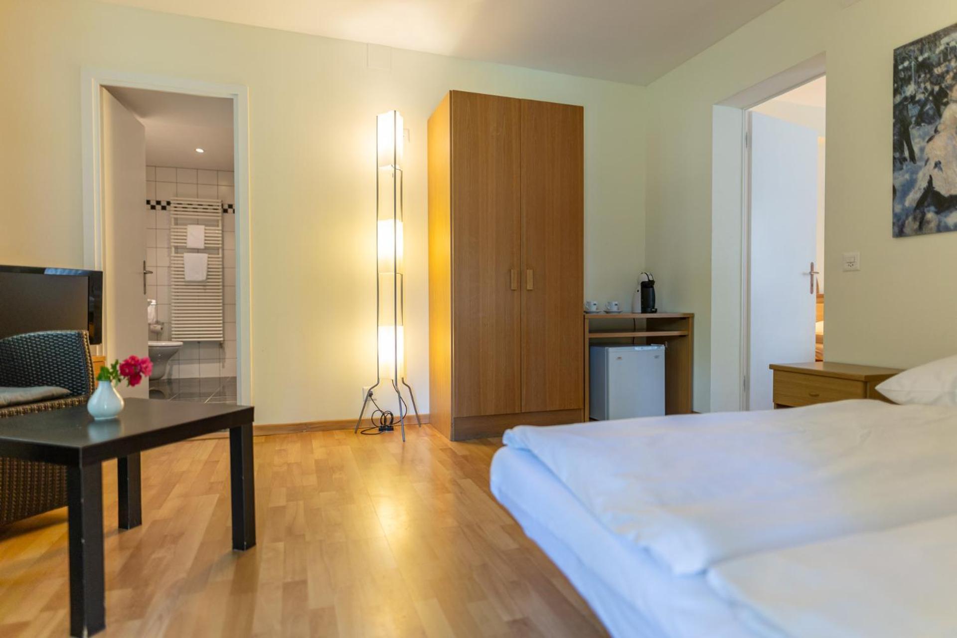 Easy Stay By Hotel La Perla أسكونا الغرفة الصورة